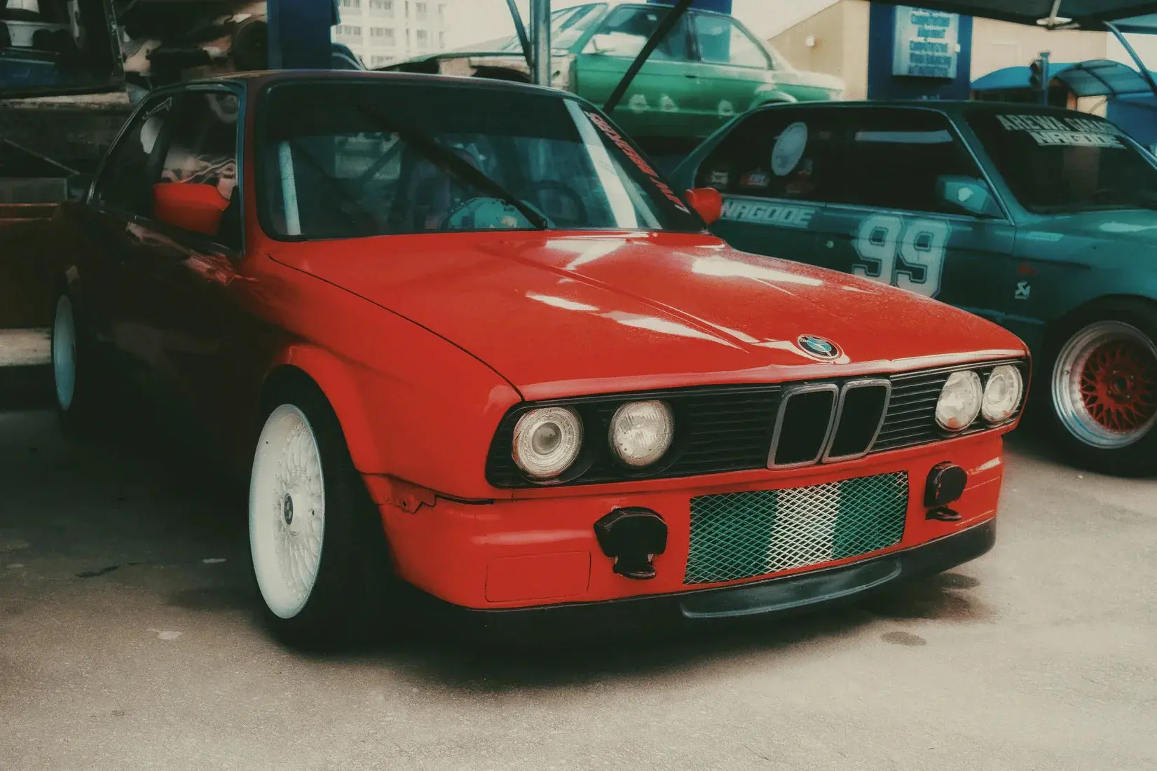 BMW E30 - Image 2