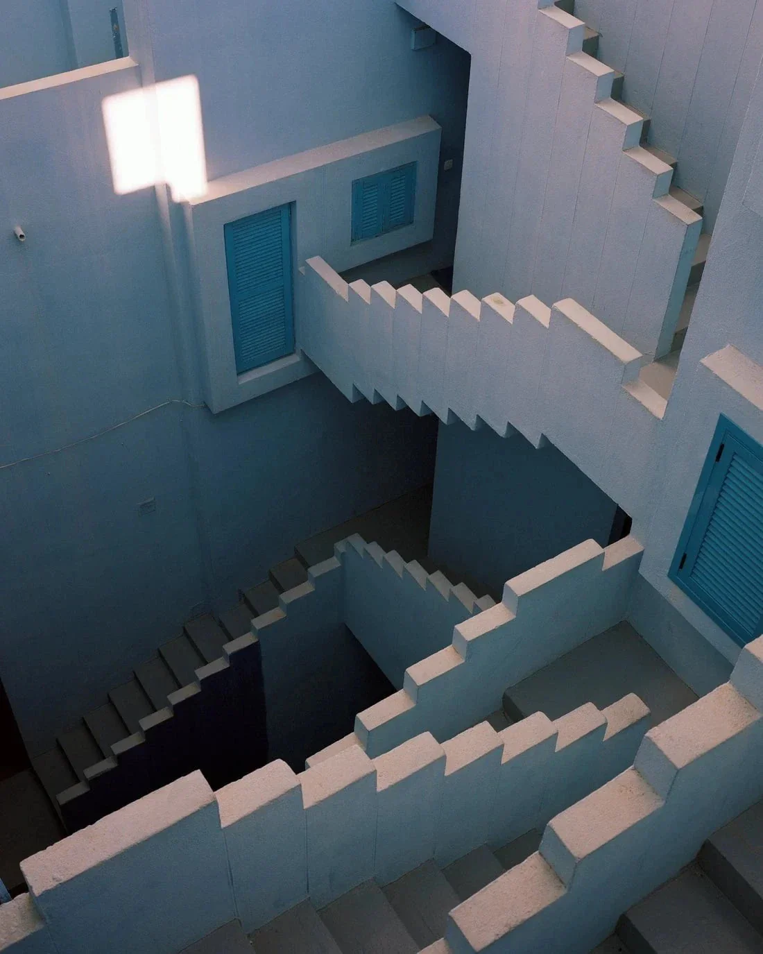 La Muralla Roja #2 - Image 2