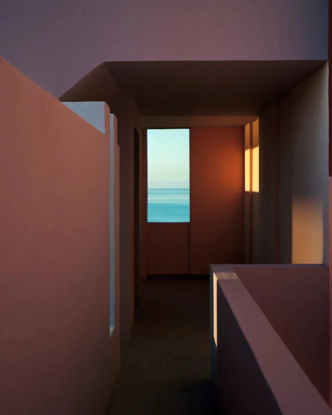 La Muralla Roja #8 - Image 2