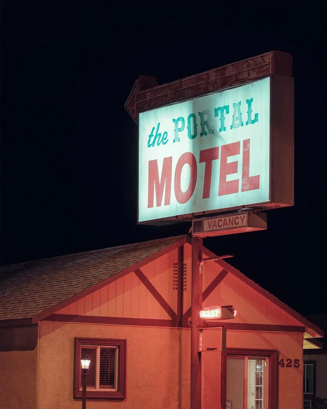 THE PORTAL MOTEL - Image 2